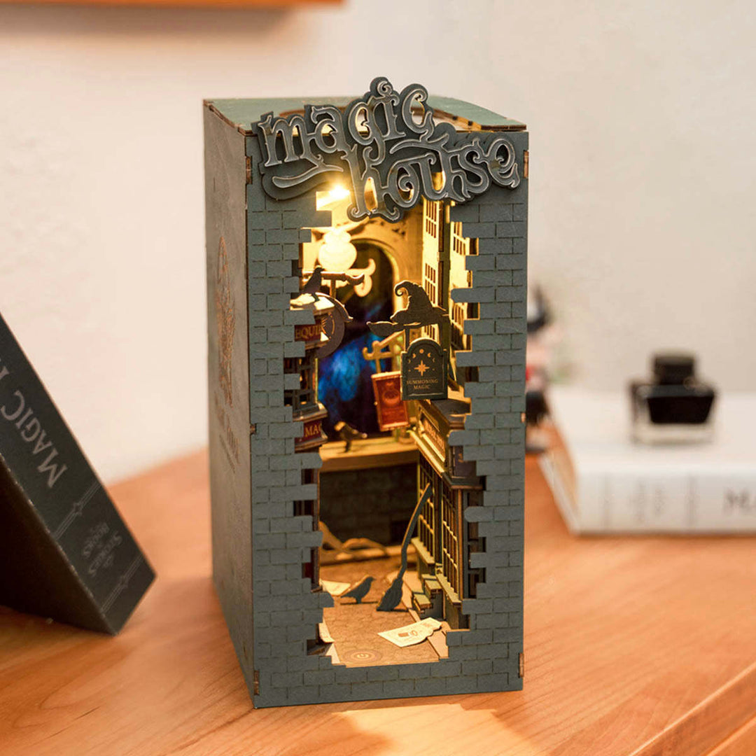 Rolife Book Nook Shelf Insert - Magic House TGB03