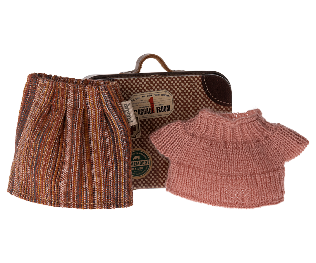 Maileg, Knitted Blouse & Skirt in Suitcase, Mouse - Grandma