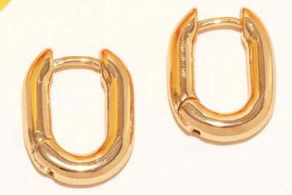 Mignonne Petite Pia Hoops