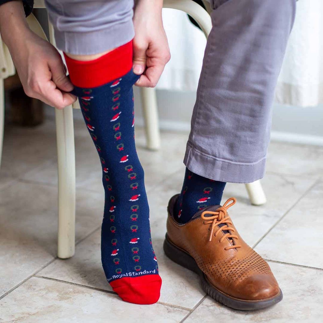 The Royal Standard - Men's Jolly Wreath Socks Navy/Red One Size