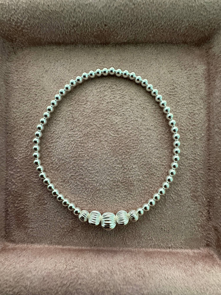 bara boheme - "VICTORIA" 14K Gold field Bracelet: Gold Filled / Stretchy 6.5"