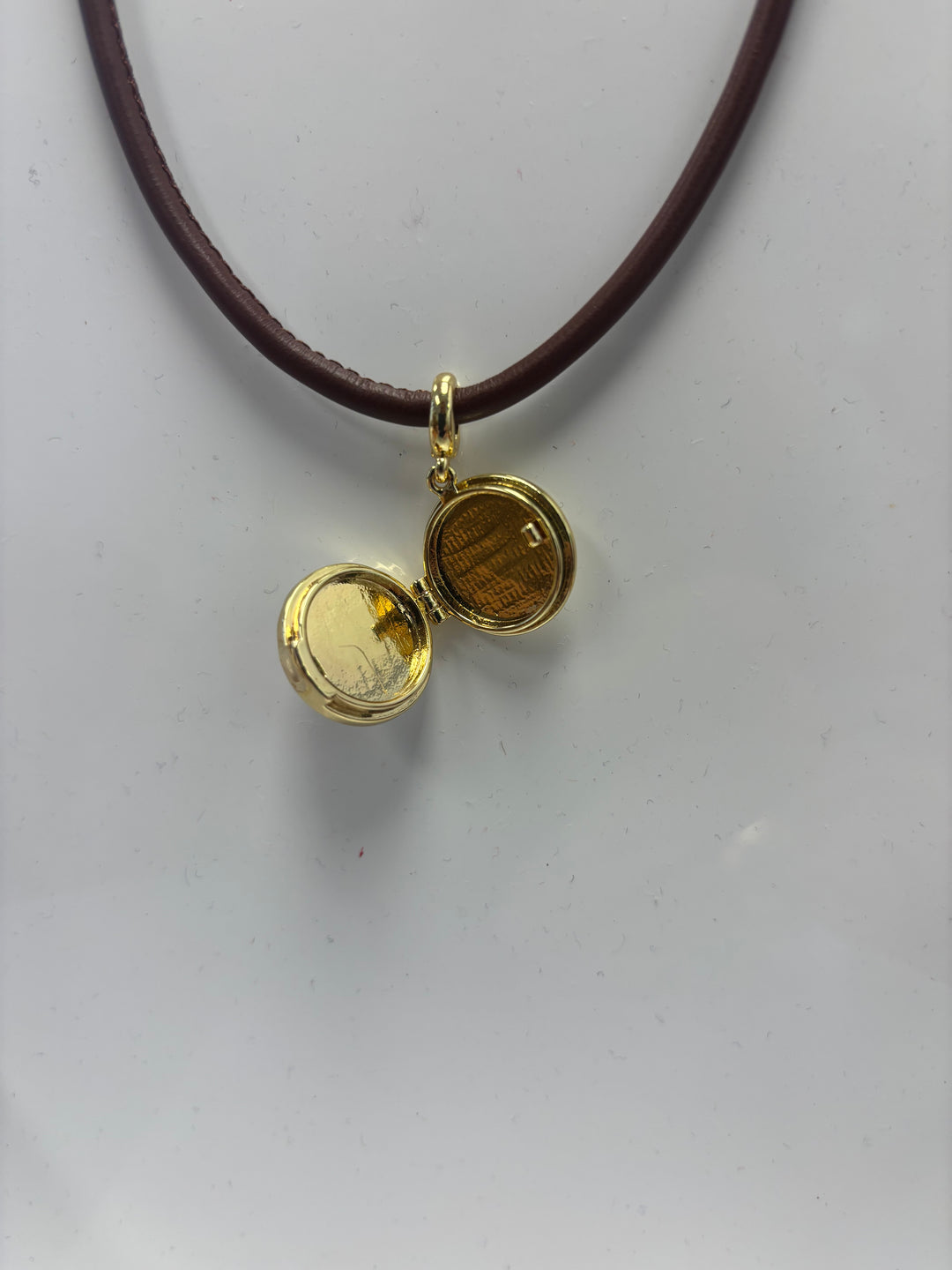 Mother of Pearl Round Locket Charm
