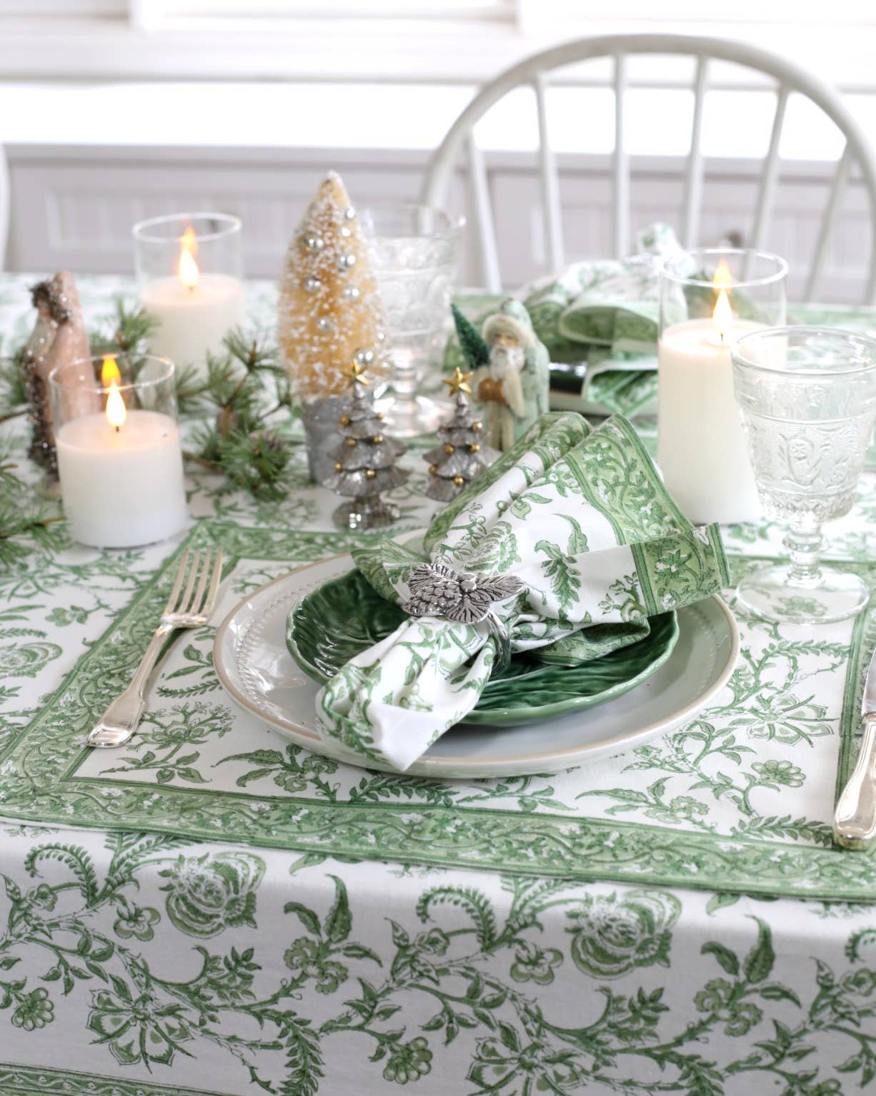 PACIFIC & ROSE TEXTILES Lilibet Tablecloth - Thumbnail 4