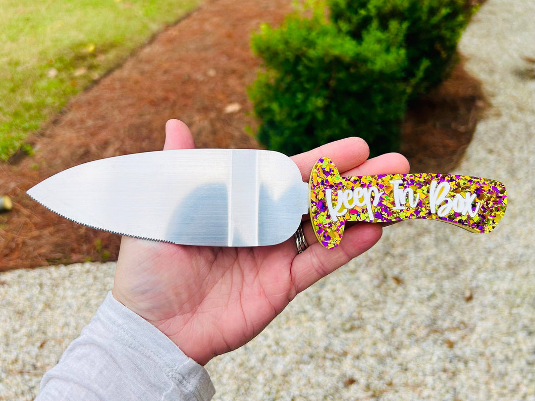 D and M’s Enterprise, LLC - Kingcake Knife-server: Keep In The Box