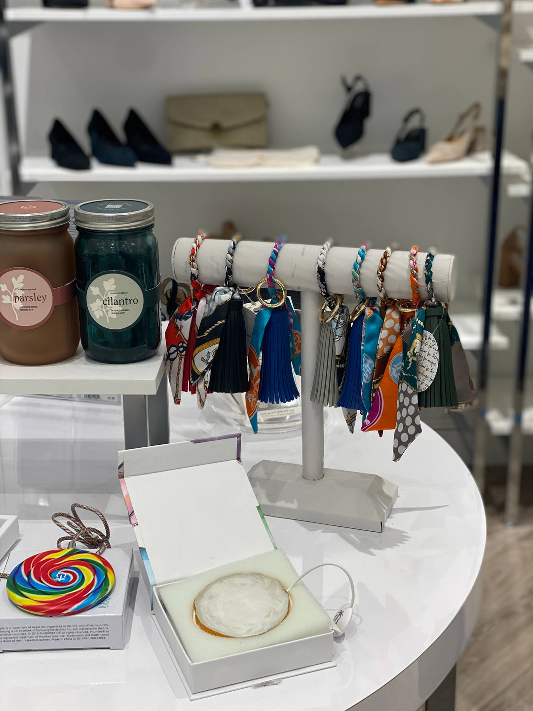 Be Clear Handbags - Amelia tassel bag charm: Taupe