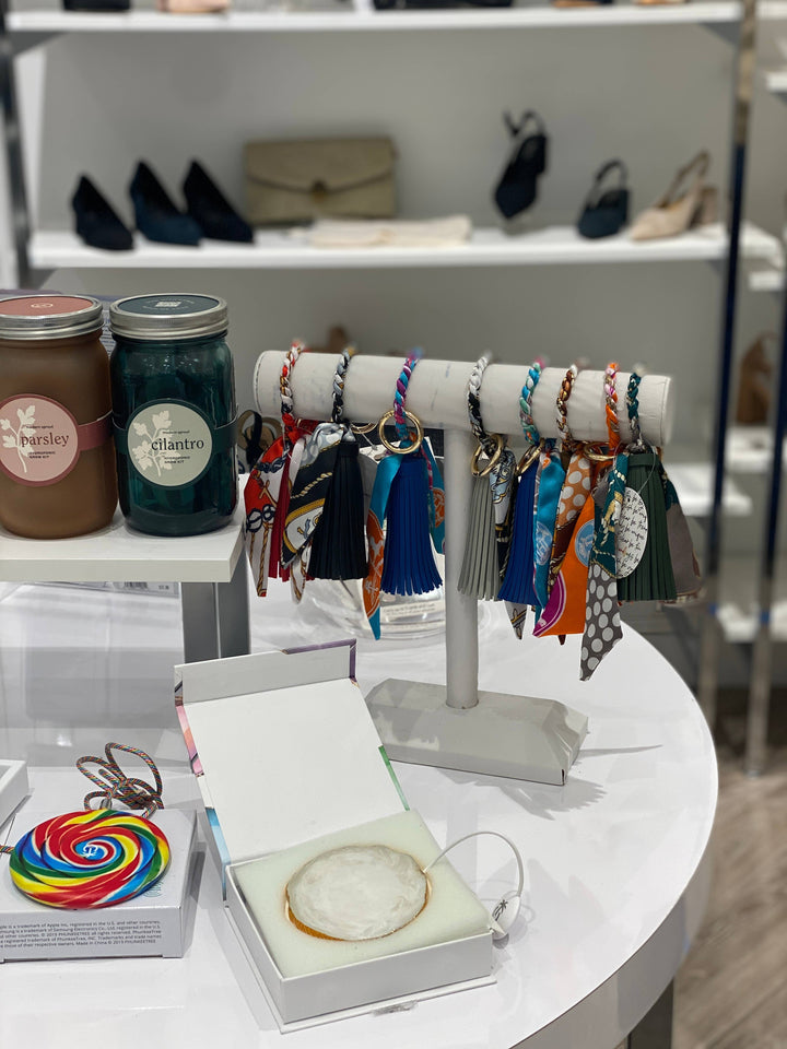 Be Clear Handbags - Amelia tassel bag charm: Taupe