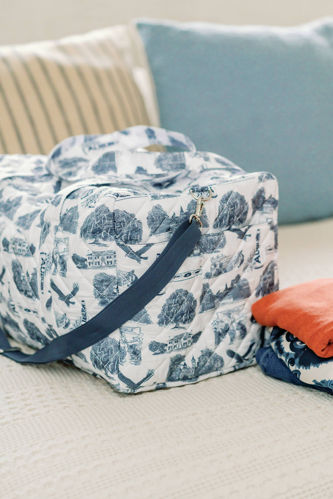 Gracefully Made Art - Auburn University Quilted Duffle