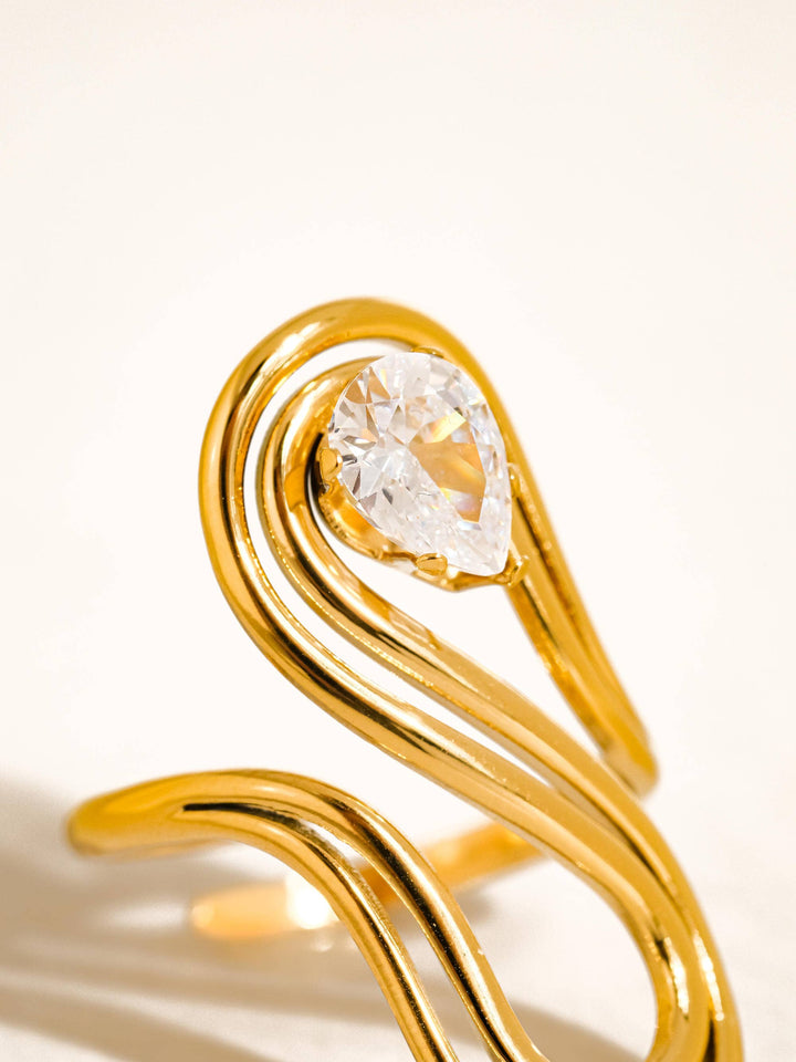 Flânerie by MAIQ - Monarque 18K Gold Non-Tarnish Abstract Oval CZ Ring: Yellow Gold