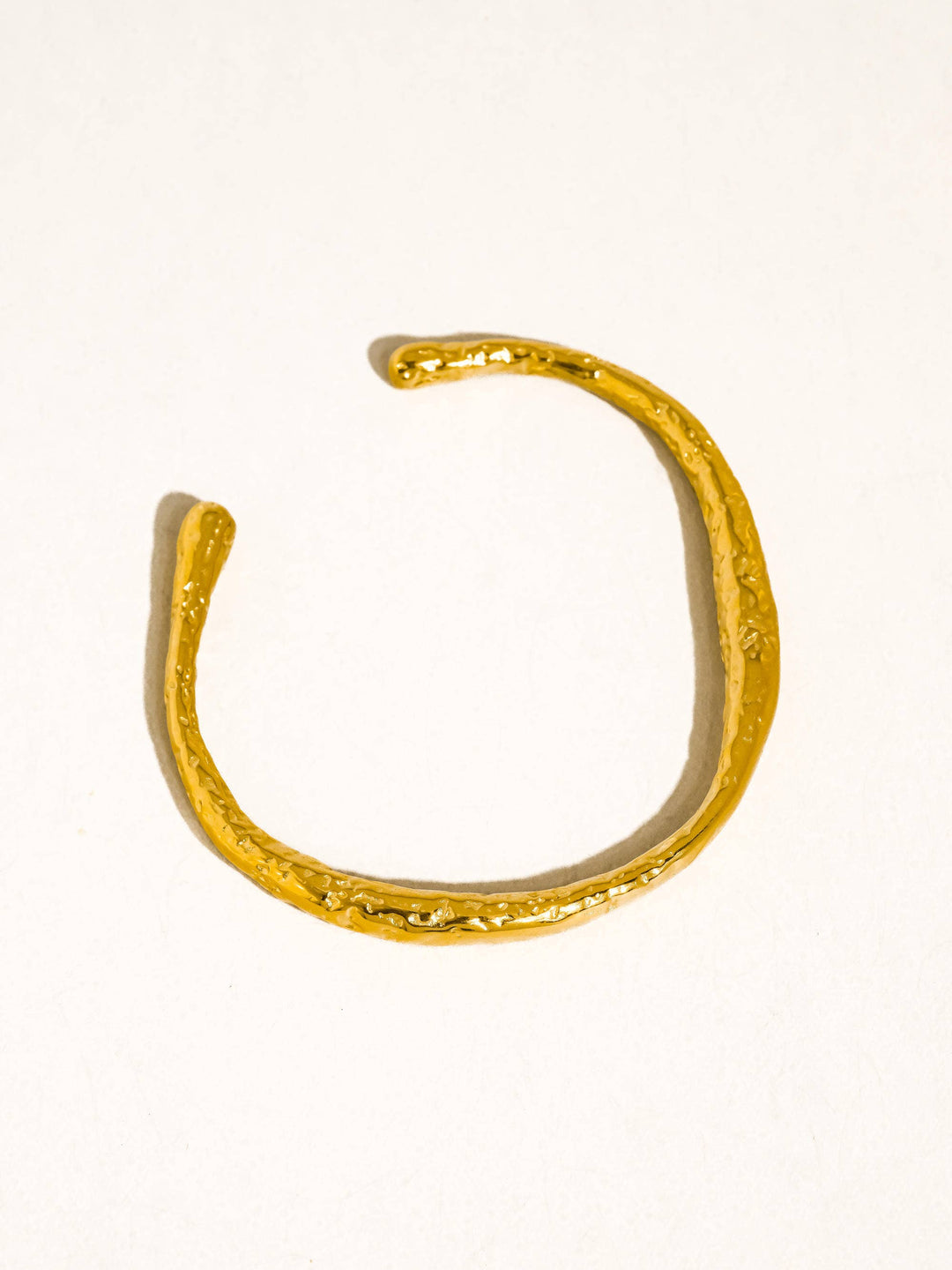 Flânerie by MAIQ - Ruvic 18K Gold Non-Tarnish Textured Open Cuff Bracelet: Yellow Gold