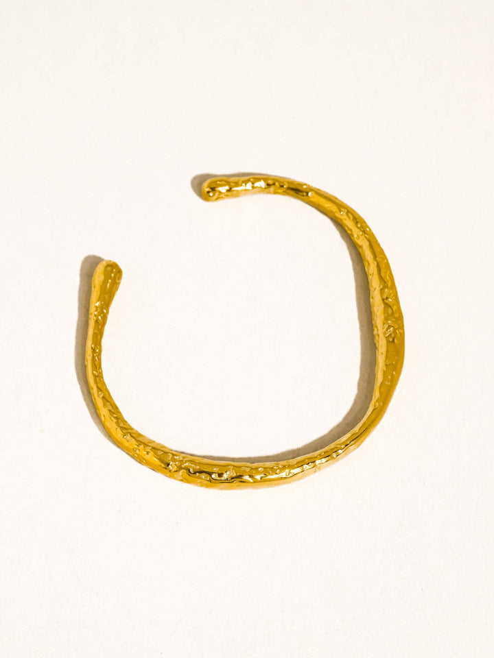 Flânerie by MAIQ - Ruvic 18K Gold Non-Tarnish Textured Open Cuff Bracelet: Yellow Gold