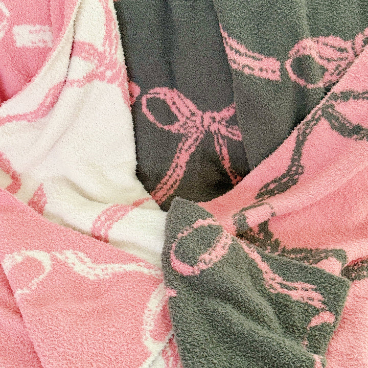 Ellison+Young - Bow Scalloped Coziest Blanket: White/Pink