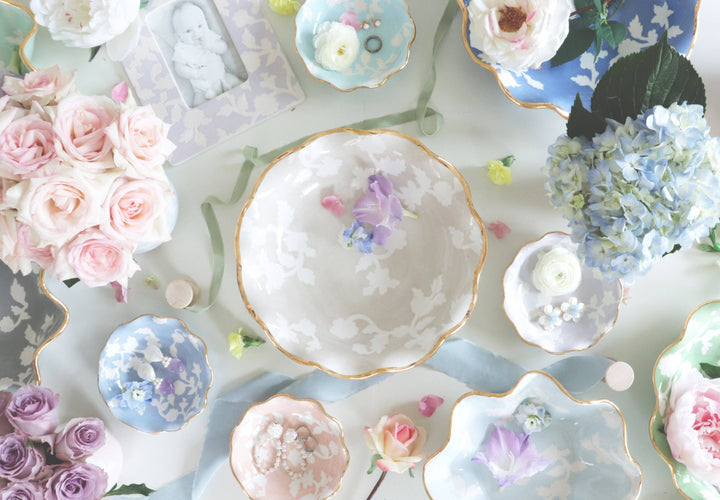 Lo Home by Lauren Haskell Designs - Chinoiserie Dreams Scalloped Bowls with 22K Gold Accent: French Blue / Large