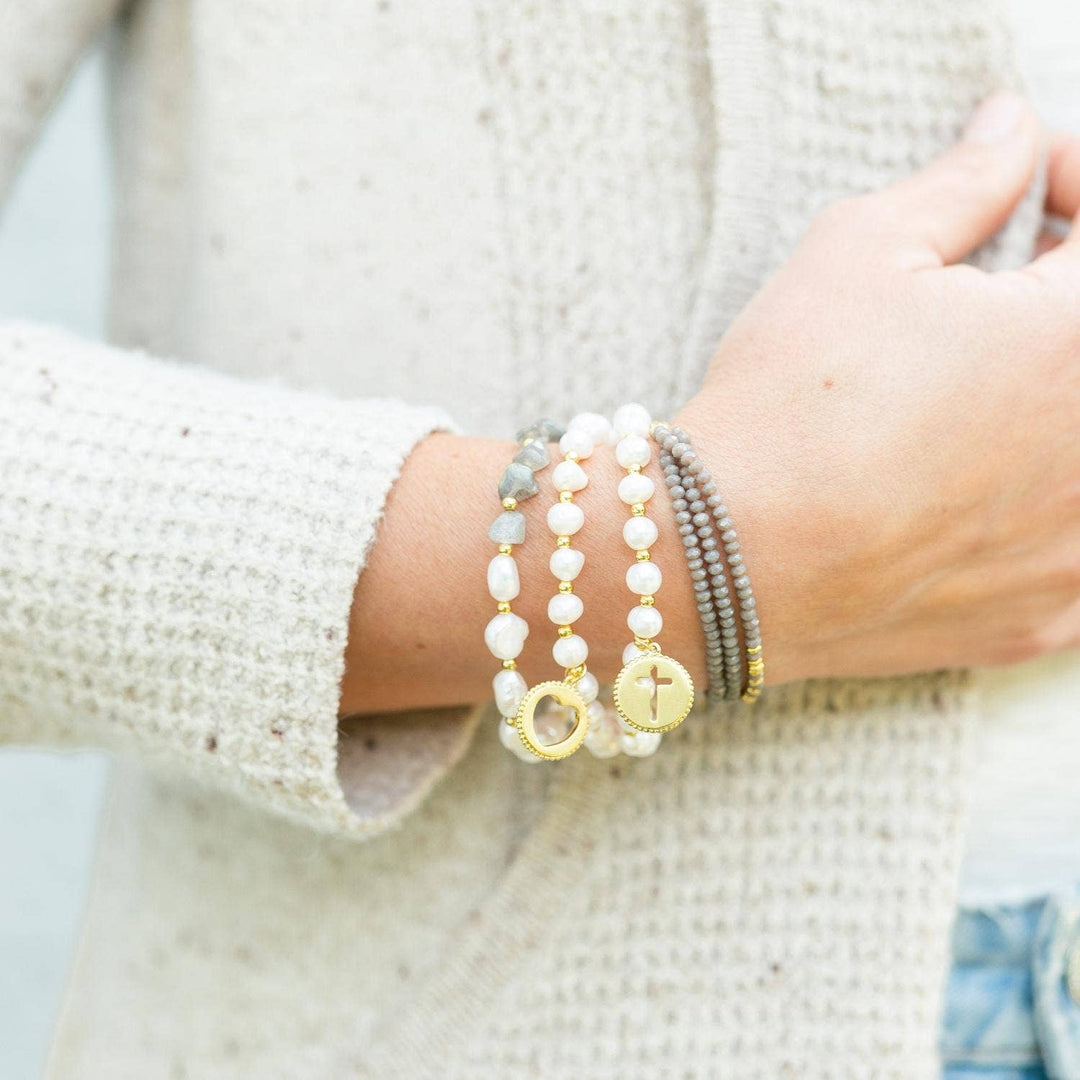 Splendid Iris - Pearl with Heart Bracelet