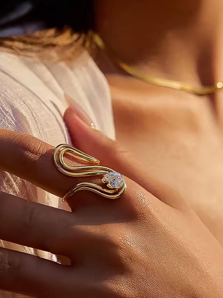 Flânerie by MAIQ - Monarque 18K Gold Non-Tarnish Abstract Oval CZ Ring: Yellow Gold