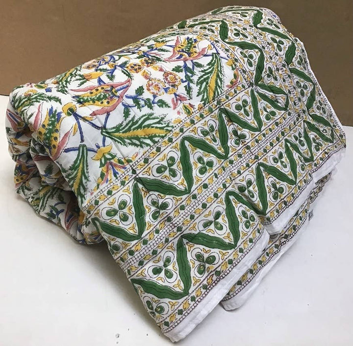 natural habitat - Quilt Queen 90x90 Victoria and Albert