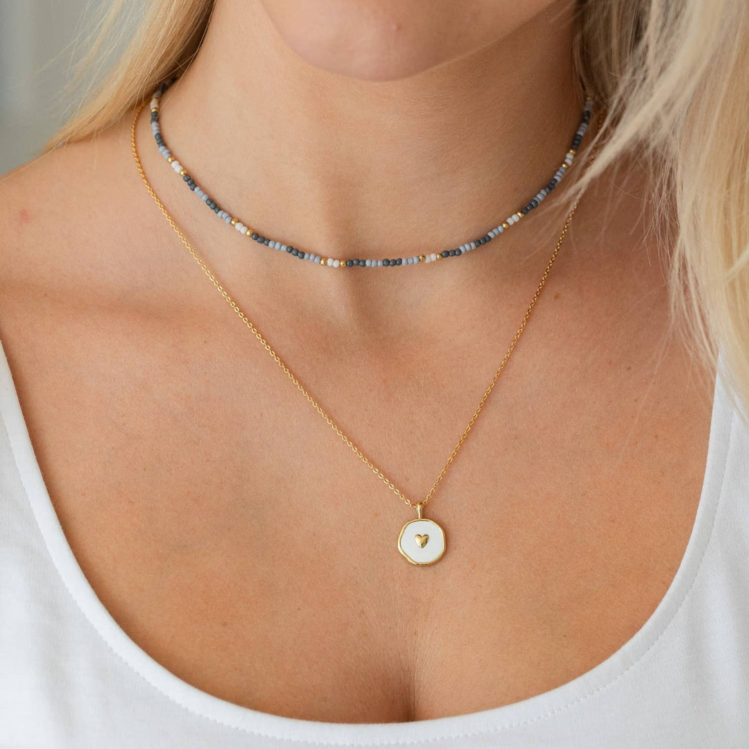 Splendid Iris - Tiny Heart Necklace: White