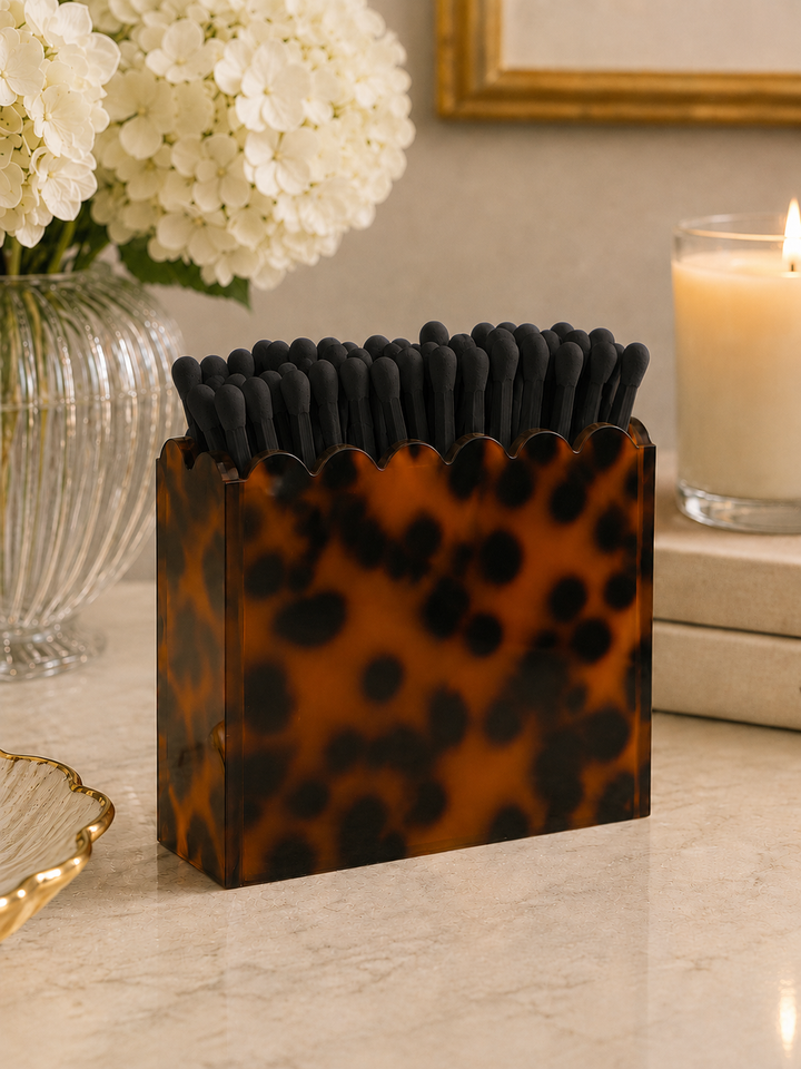 L’Atelier Ryan - Tortoiseshell Scalloped Acrylic Match Holder with 3-Inch Matches: Lavender