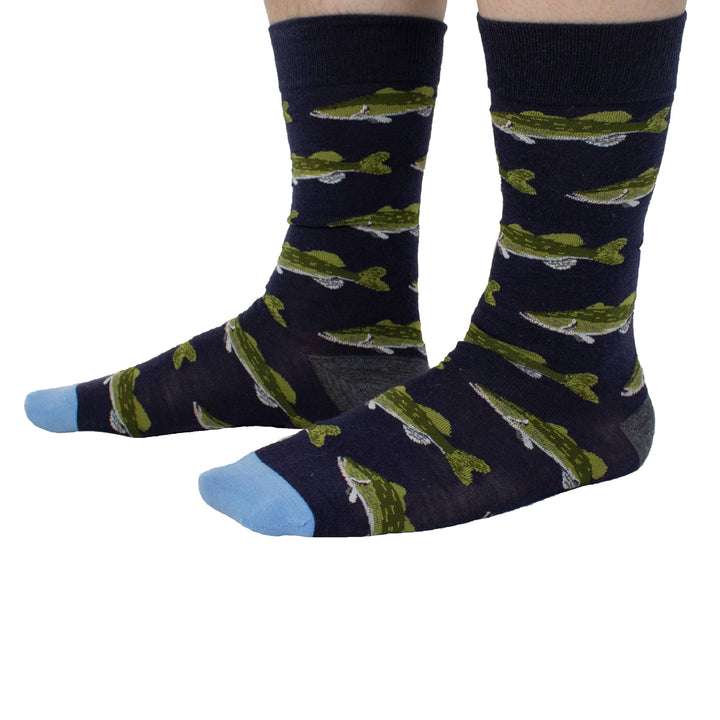 hunting feet - EXTRAFINE MERINO WOOL LARGEMOUTH BASS FISH IN NAVY