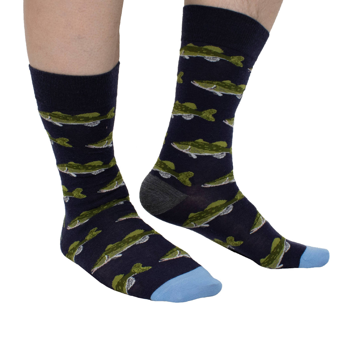 hunting feet - EXTRAFINE MERINO WOOL LARGEMOUTH BASS FISH IN NAVY