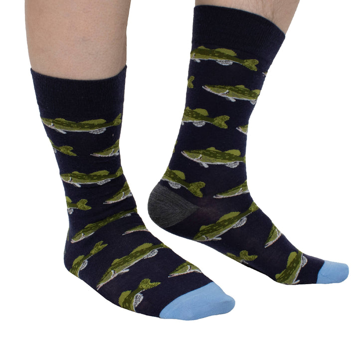 hunting feet - EXTRAFINE MERINO WOOL LARGEMOUTH BASS FISH IN NAVY