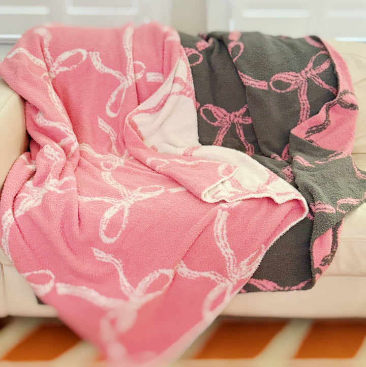 Ellison+Young - Bow Scalloped Coziest Blanket: White/Pink