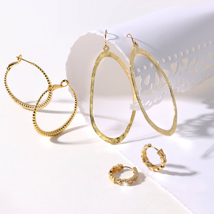 Splendid Iris - On-Trend Lever Back Hoops: Gold