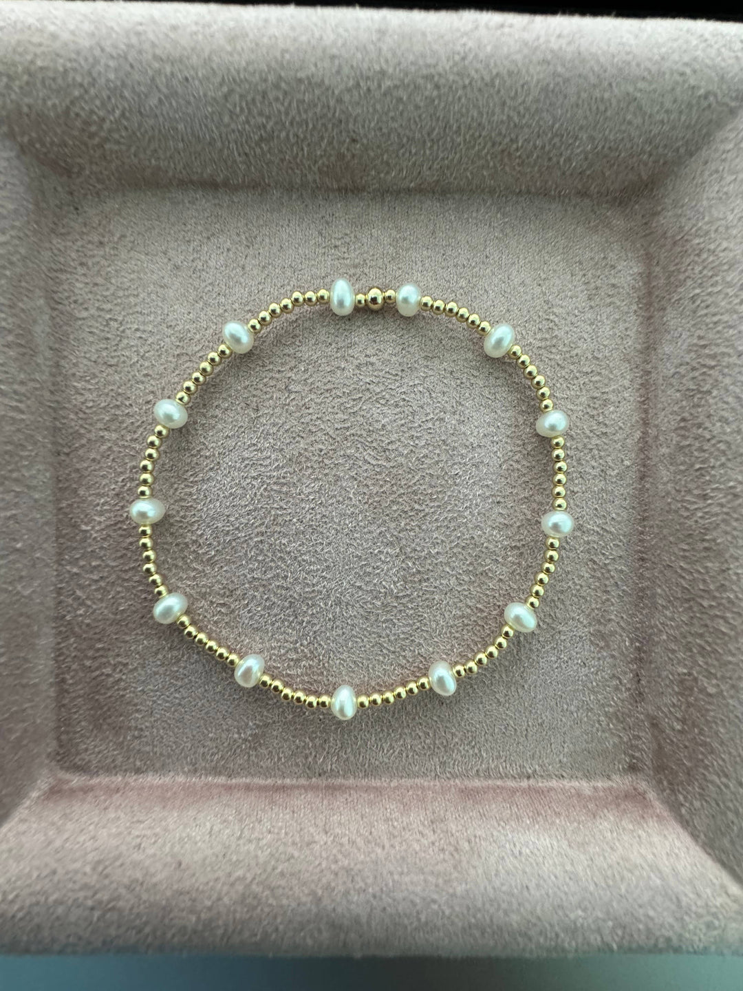 "BARA" 14K Gold filled Bracelet: Gold Filled / Stretchy 6.5"