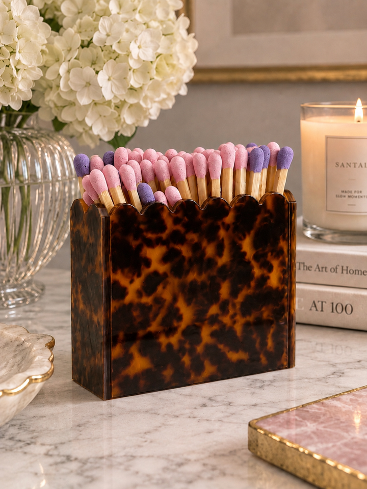 L’Atelier Ryan - Tortoiseshell Scalloped Acrylic Match Holder with 3-Inch Matches: Lavender