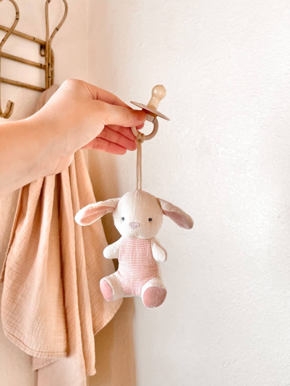 Itzy Ritzy - *NEW OPTIONS* Bitzy Pal Natural Rubber Pacifier & Plush: Bow