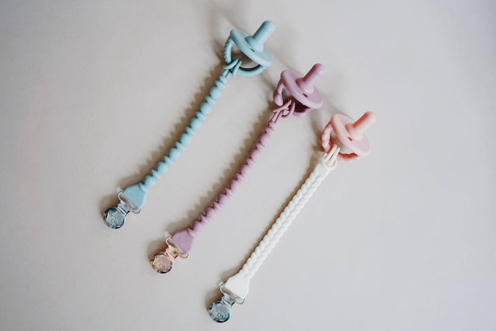 Itzy Ritzy - Sweetie Soother™ Pacifier Sets (2-pack): 6-18 M Pink Bows