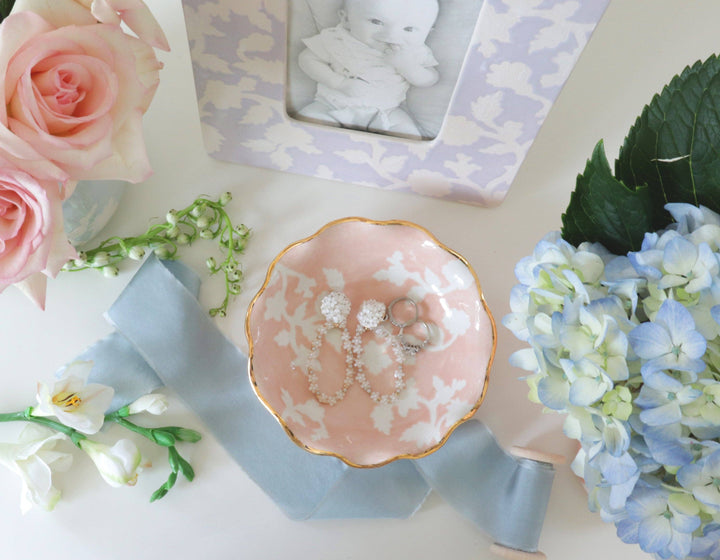 Lo Home by Lauren Haskell Designs - Chinoiserie Dreams Scalloped Bowls with 22K Gold Accent: French Blue / Large