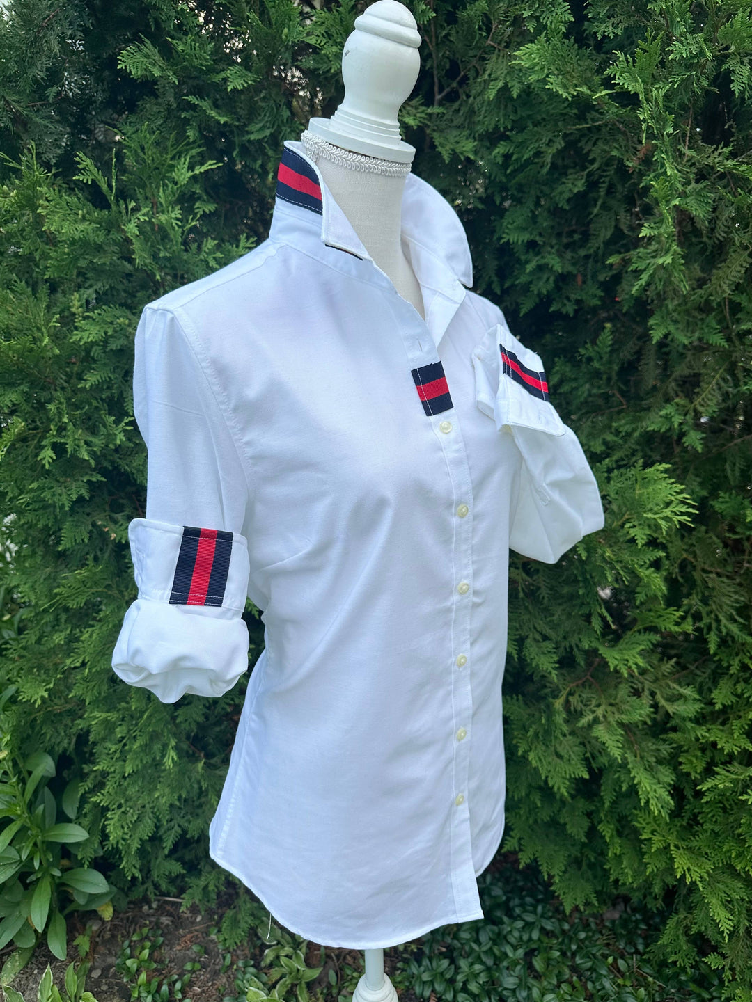Pearly Vine - Casie 2 - White Oxford w/Navy & Red Stripe Ribbon : White w Navy & Red Stripe Ribbon / XL