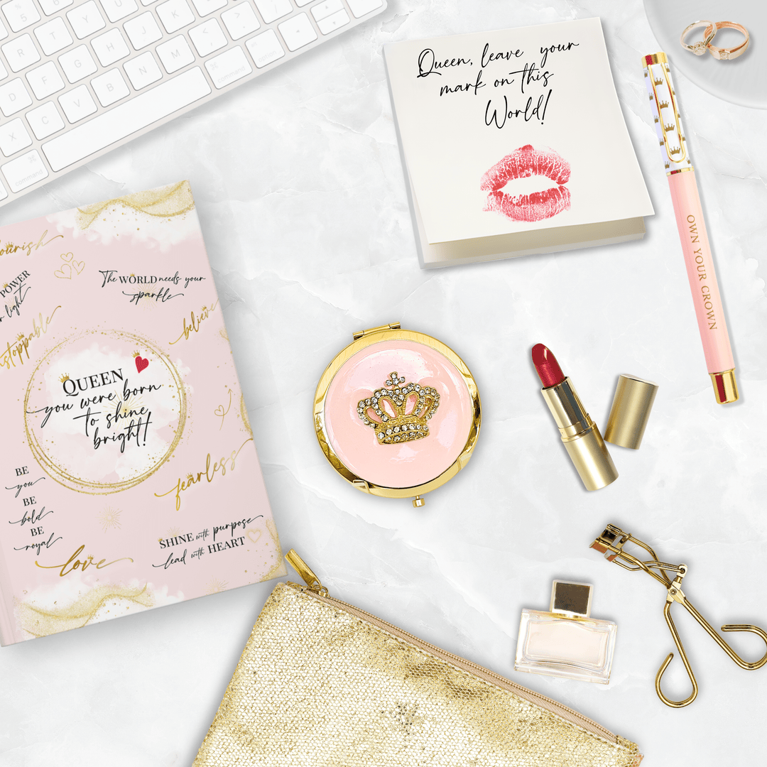 Girl Power 24/7 - Queen’s Heart Compact Mirror – Blush Pink & Gold