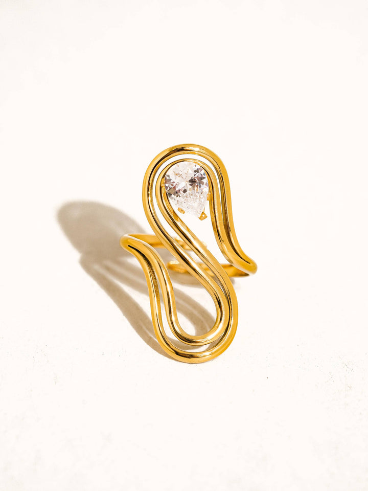 Flânerie by MAIQ - Monarque 18K Gold Non-Tarnish Abstract Oval CZ Ring: Yellow Gold