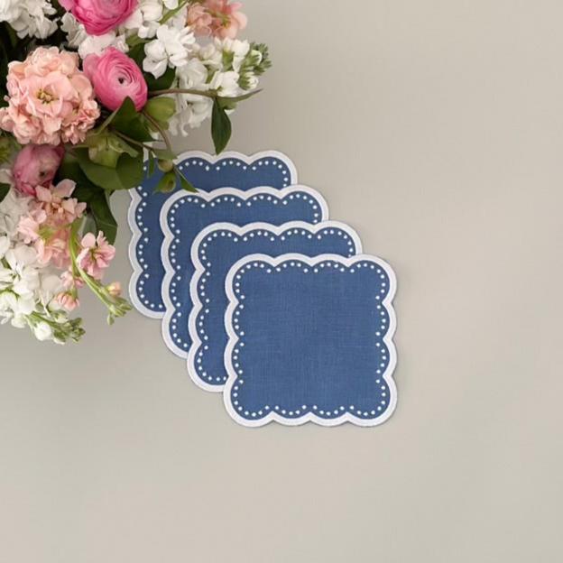 Scalloped cocktail napkins (sold individually)