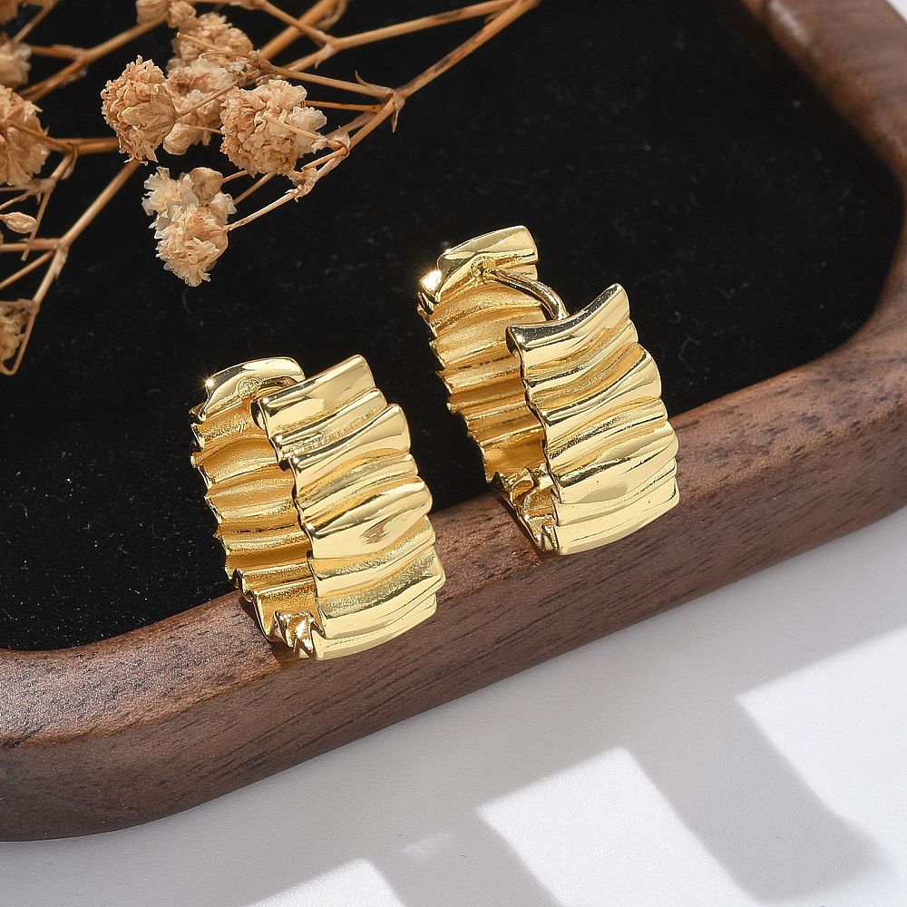 Earring Huggie Real 18K plated