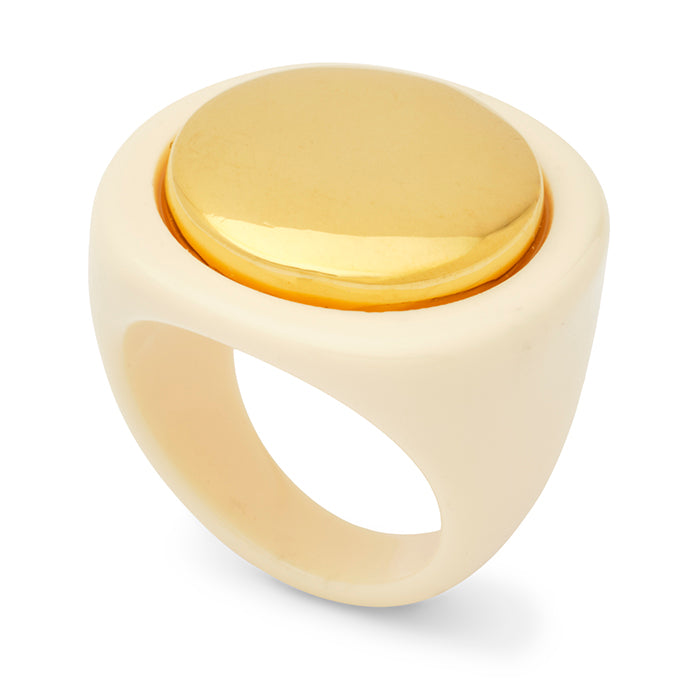 Circle Resin Ring w Gold Medallion