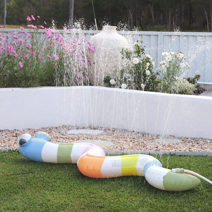 Inflatable Sprinkler Into the Wild Mult