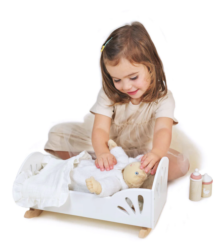 Tender Leaf Sweet Swan Dolly Bed