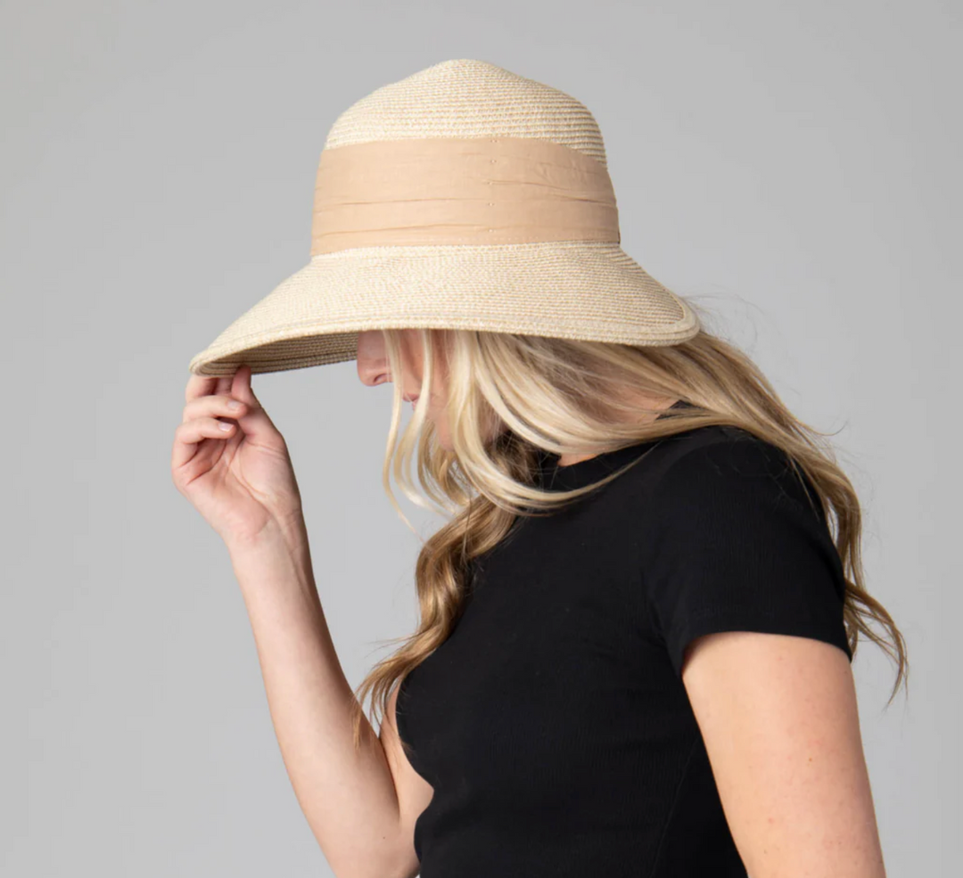 Bay- Women's Round Crown Face Saver