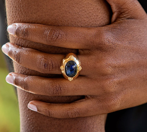 Cleopatra Oval Ring- Gold/Blue Labradorite