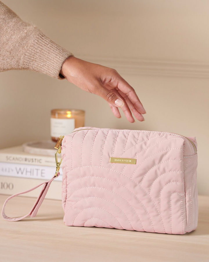 QUILTED MATERNITY WASH BAG WITH WRISTLET | Blush Pink |