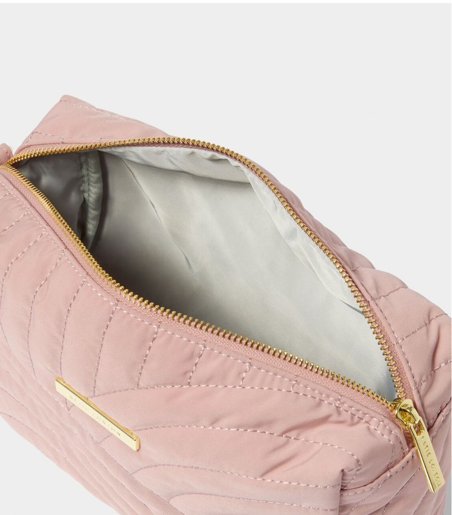 QUILTED MATERNITY WASH BAG WITH WRISTLET | Blush Pink |
