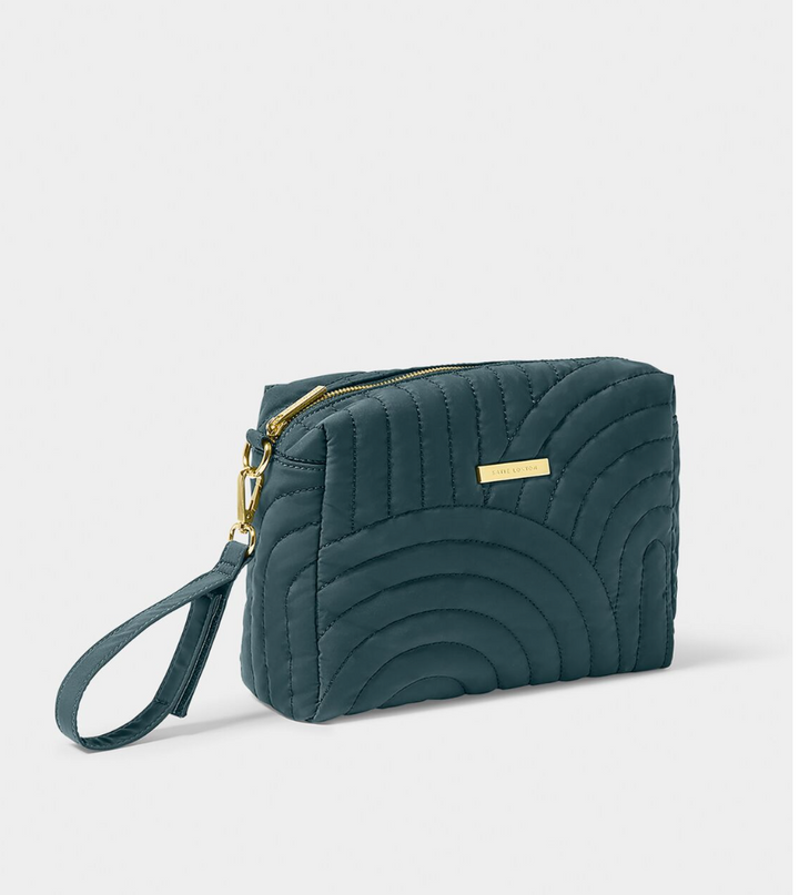 QUILTED MATERNITY WASH BAG WITH WRISTLET | Dusty Navy |
