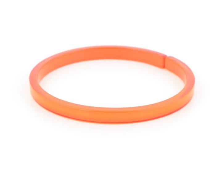 SKINNY RESIN BANGLE
