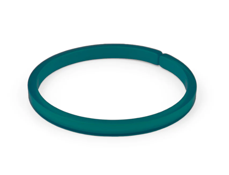 SKINNY RESIN BANGLE