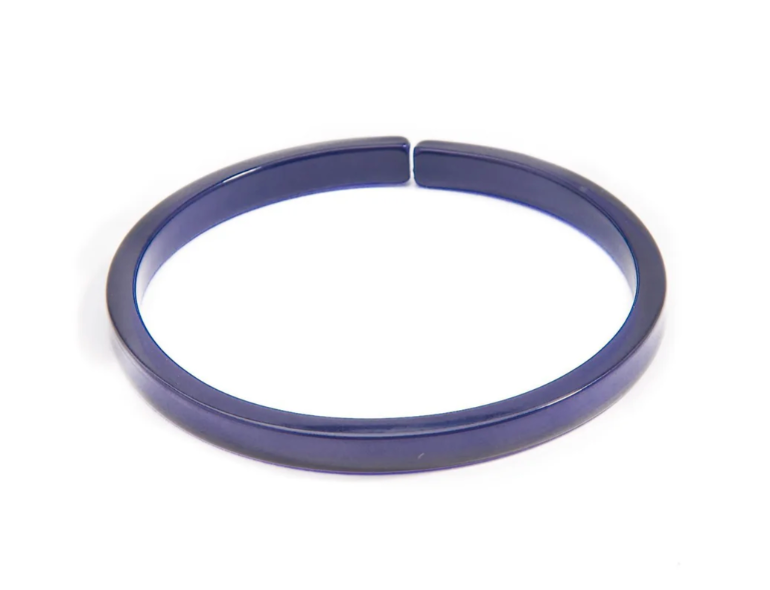 SKINNY RESIN BANGLE