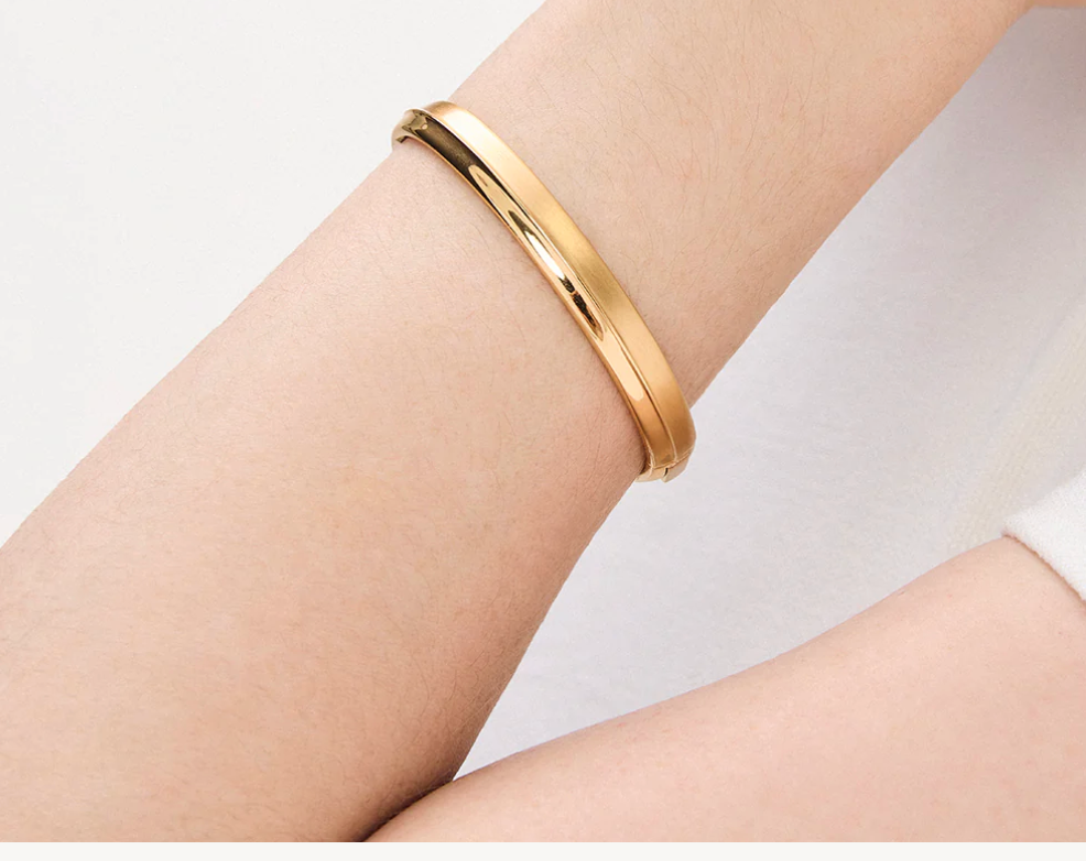 Tao Hinged Bangle - Gold