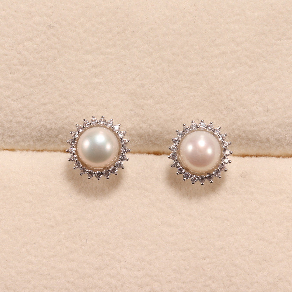 Beautiful Natural Freshwater Pearl with Sterling Silver post Stud earring