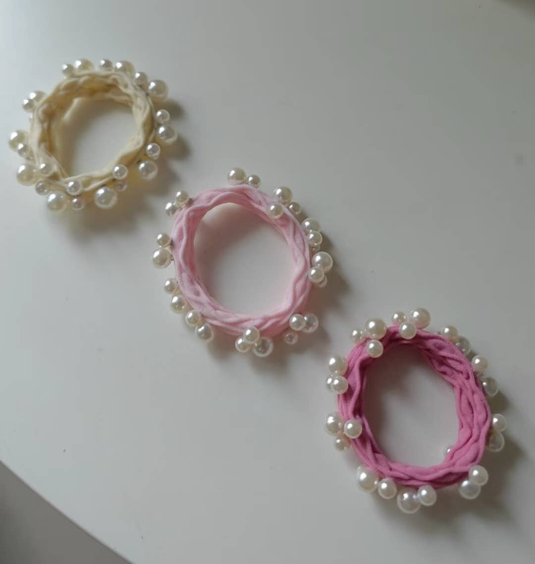 Seamless Pearl Hair Tie